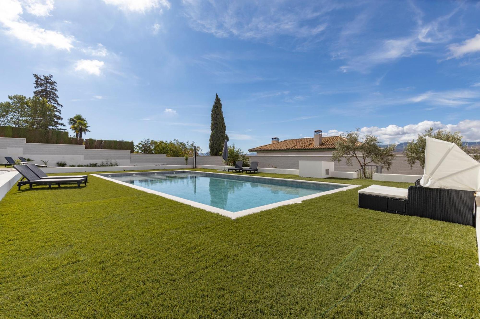 Siesta Deluxe Coco Villa